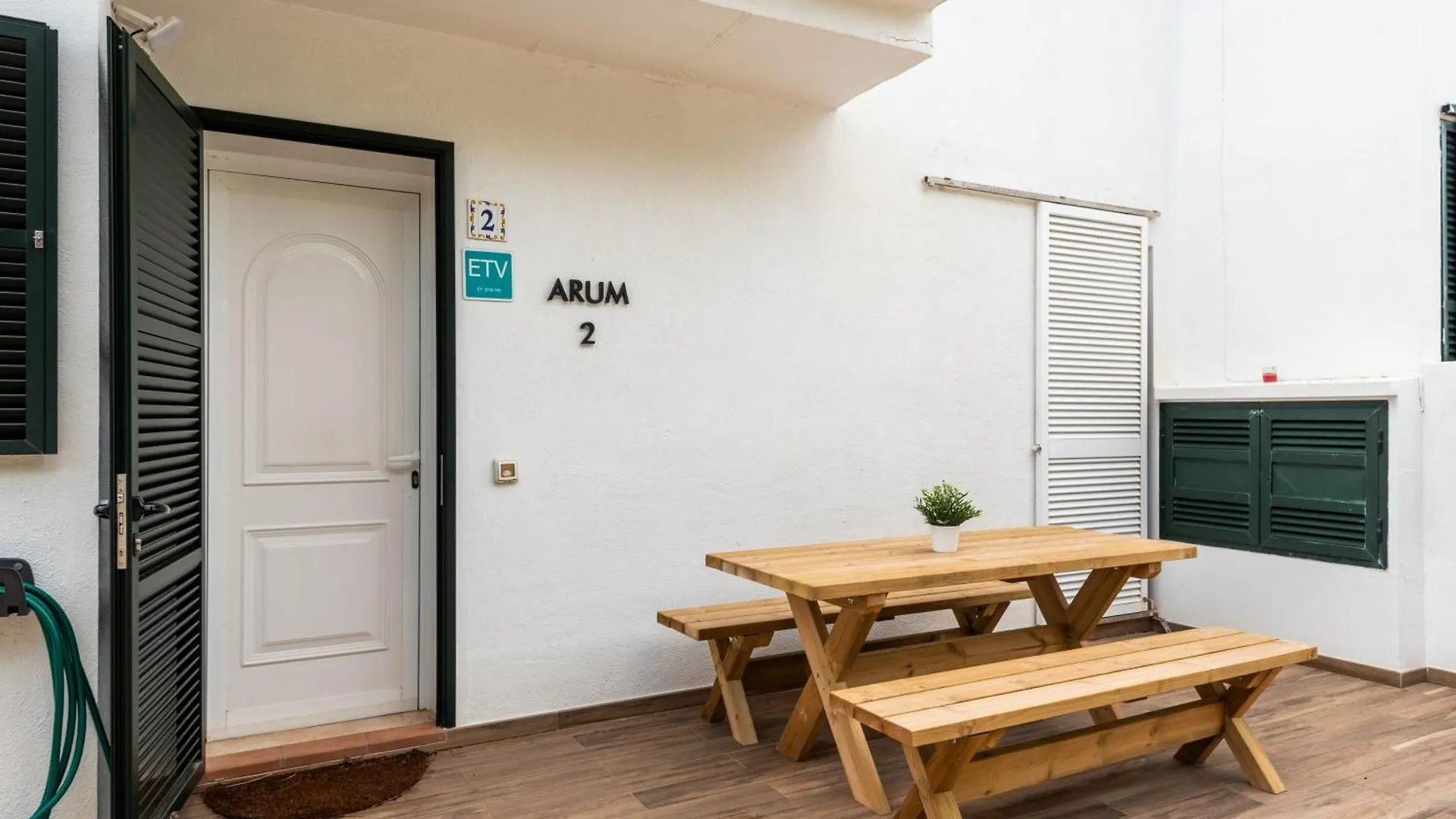Сasa de vacaciones 3 Bedroom Villa, 300M To Arenal D'En Castell Beach Punta Grossa España