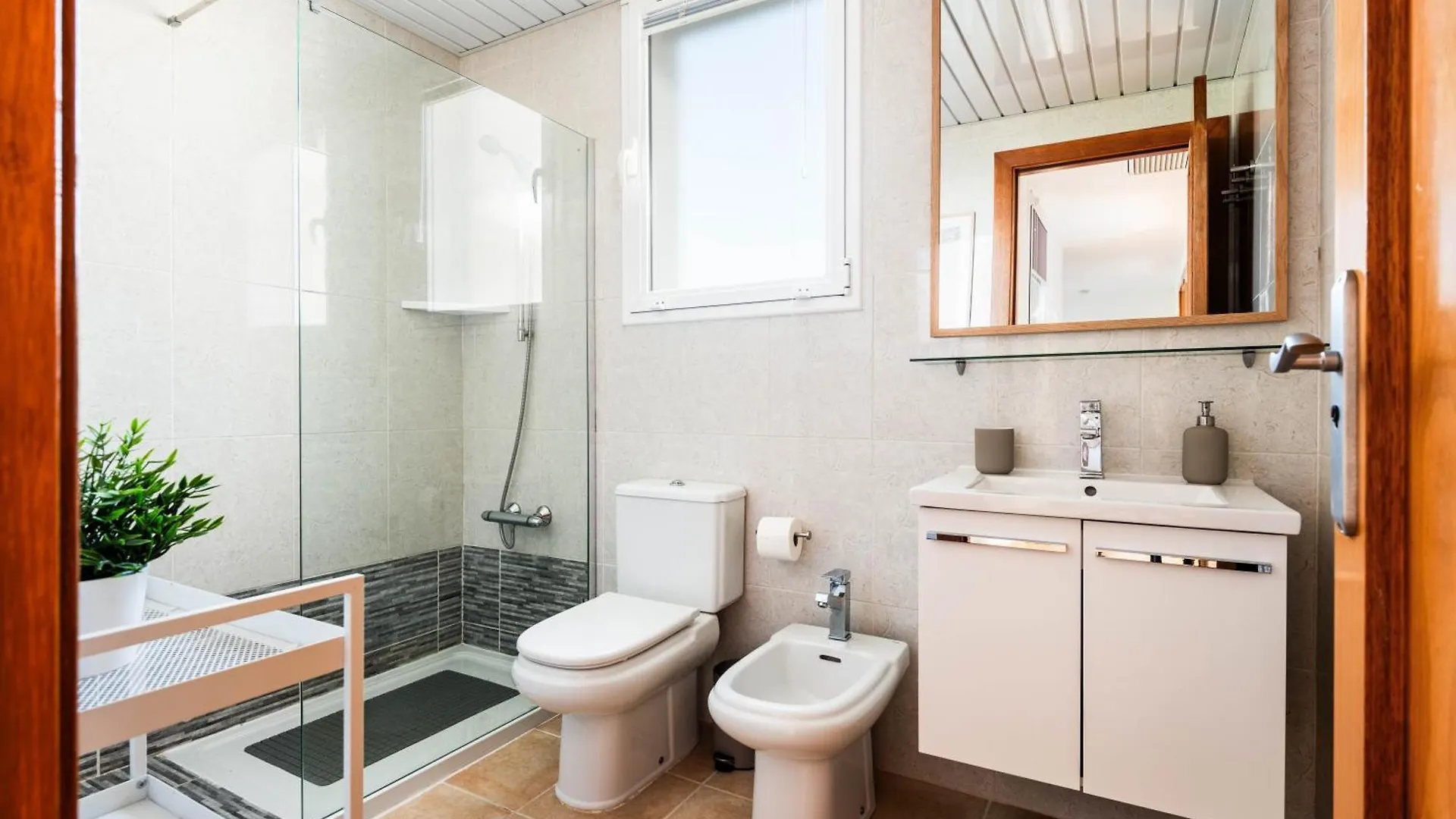 Сasa de vacaciones 3 Bedroom Villa, 300M To Arenal D'En Castell Beach Punta Grossa España