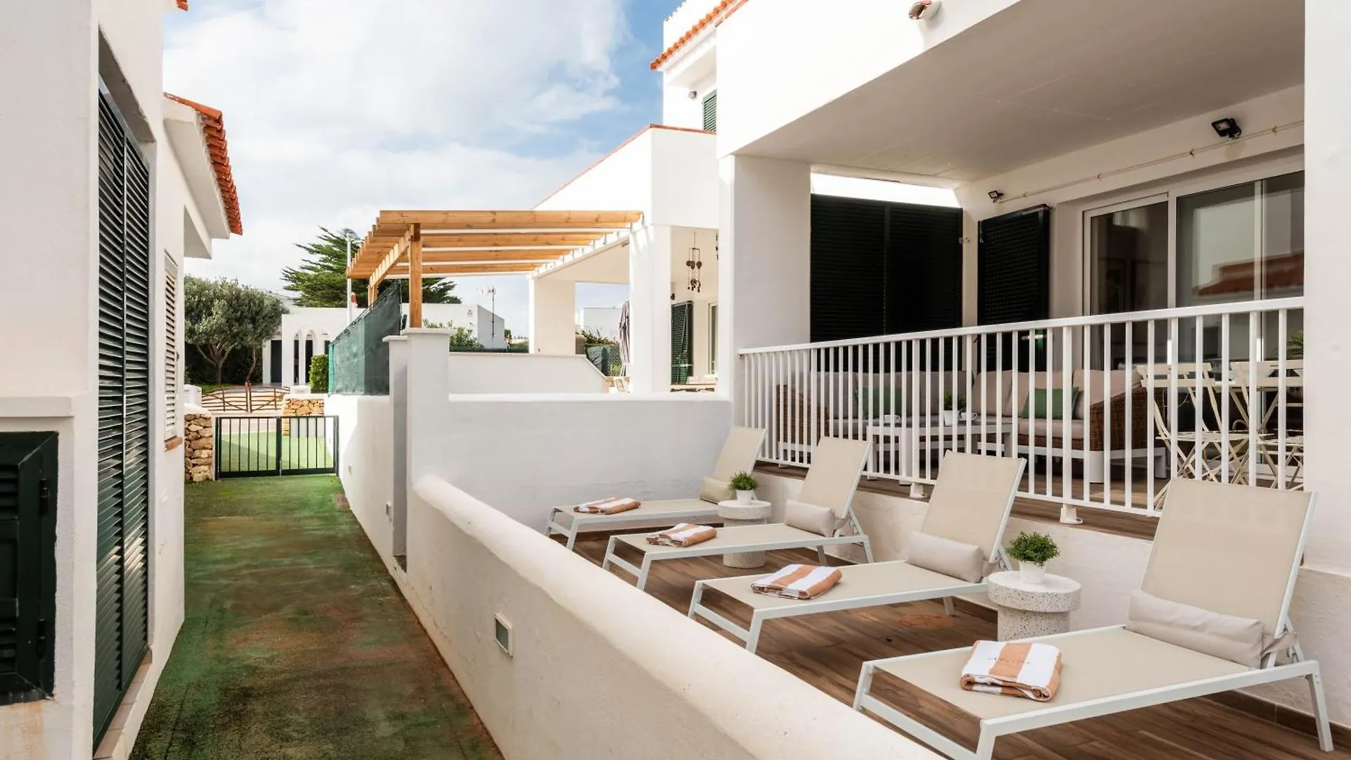 3 Bedroom Villa, 300M To Arenal D'En Castell Beach Punta Grossa